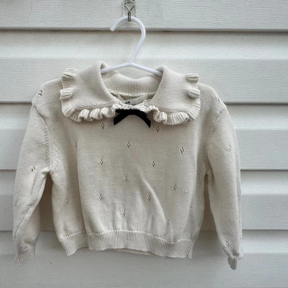 H&M cream knit set with small diamond-shaped embroidery and Peter Pan collar